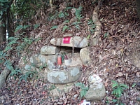 三段崎古道石棚