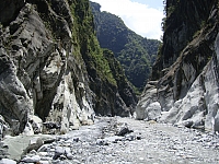 花蓮二子山野溪溫泉